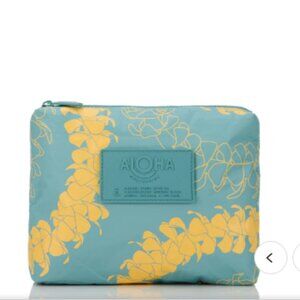 Aloha Collection  Small Pouch Puakenikeni NWT